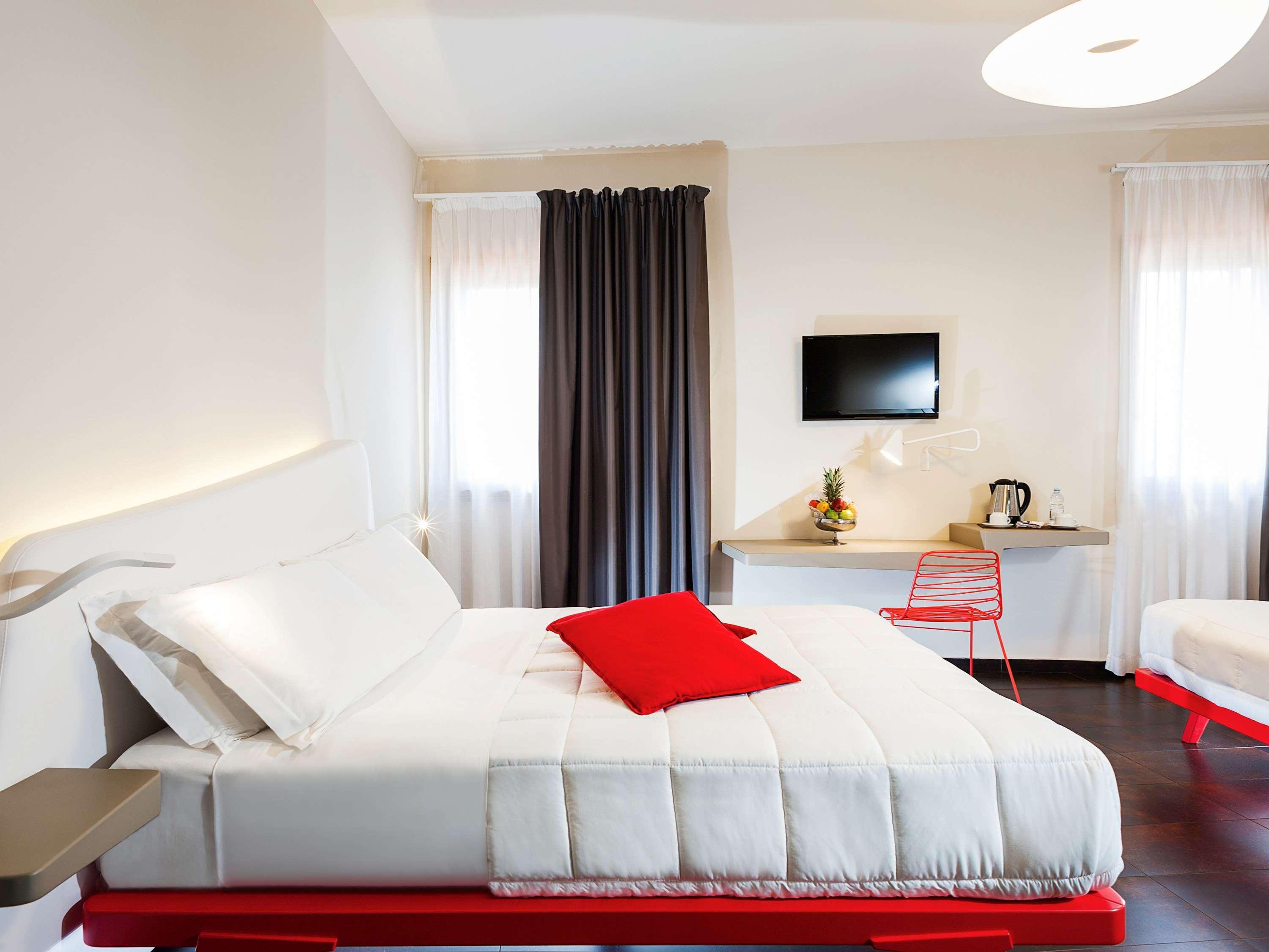 Ibis Styles Palermo President Hotel Bagian luar foto