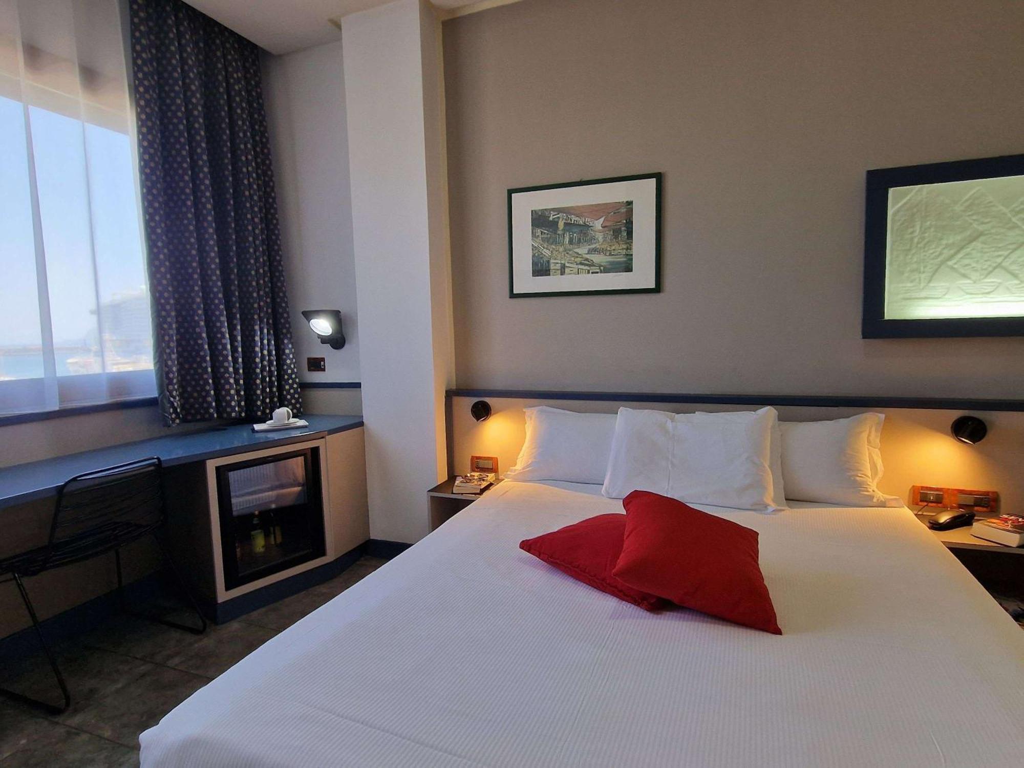 Ibis Styles Palermo President Hotel Bagian luar foto