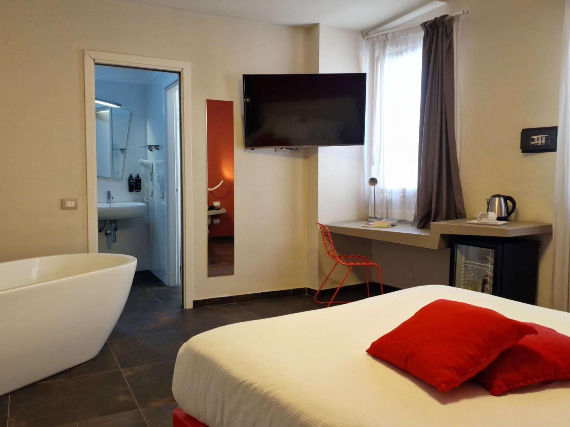 Ibis Styles Palermo President Hotel Bagian luar foto