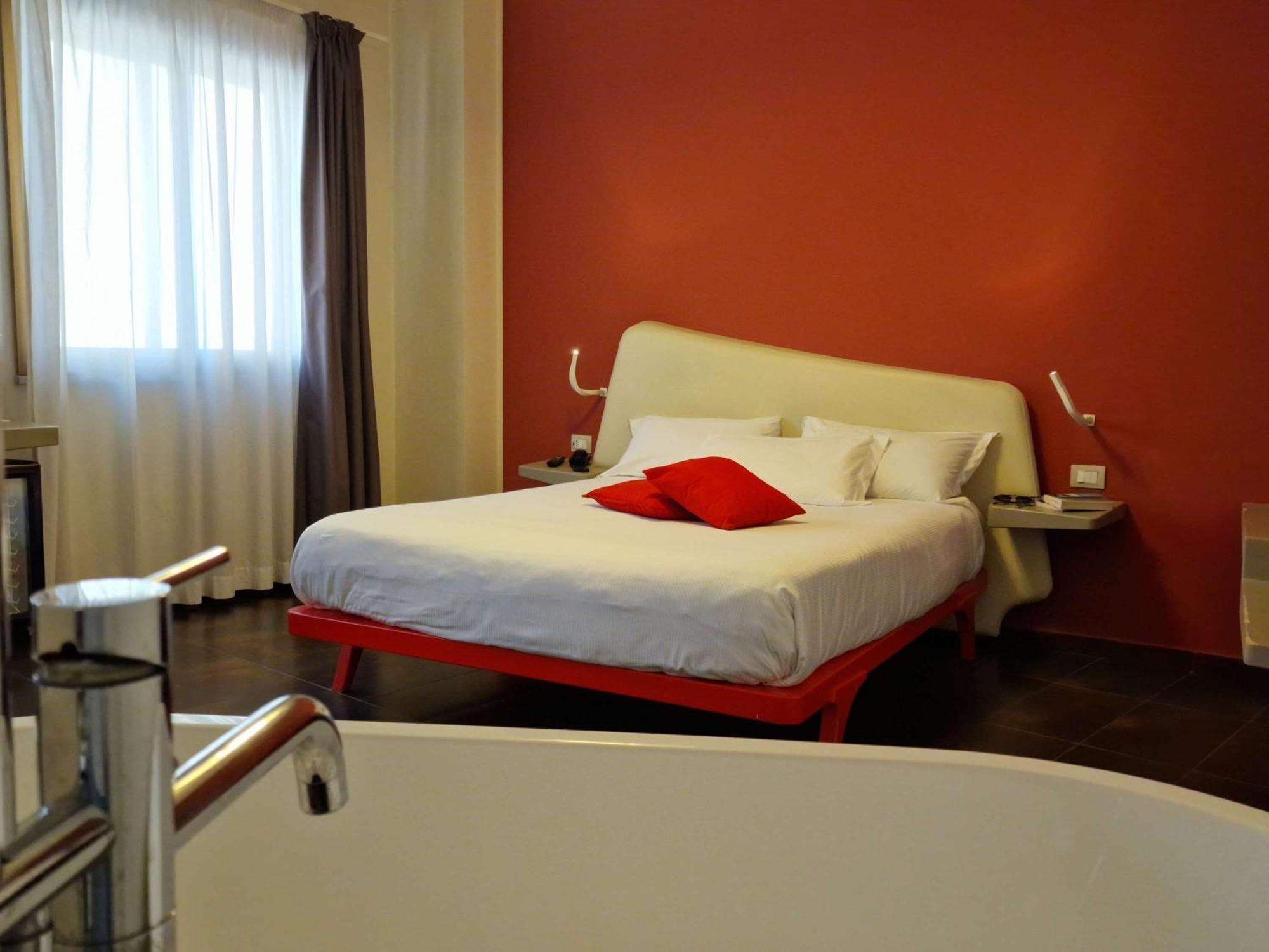 Ibis Styles Palermo President Hotel Bagian luar foto