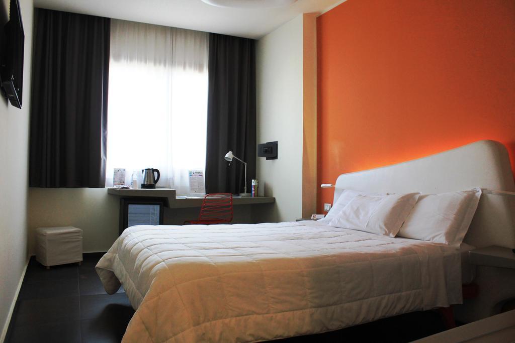 Ibis Styles Palermo President Hotel Bagian luar foto